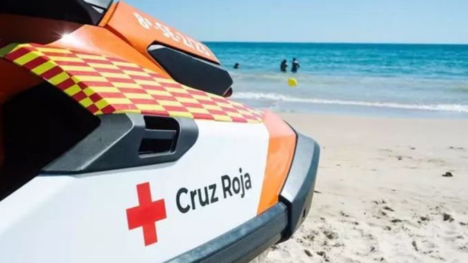 Rescatado un bañista a la deriva, de 43 años, en un hinchable frente a una playa de Alicante