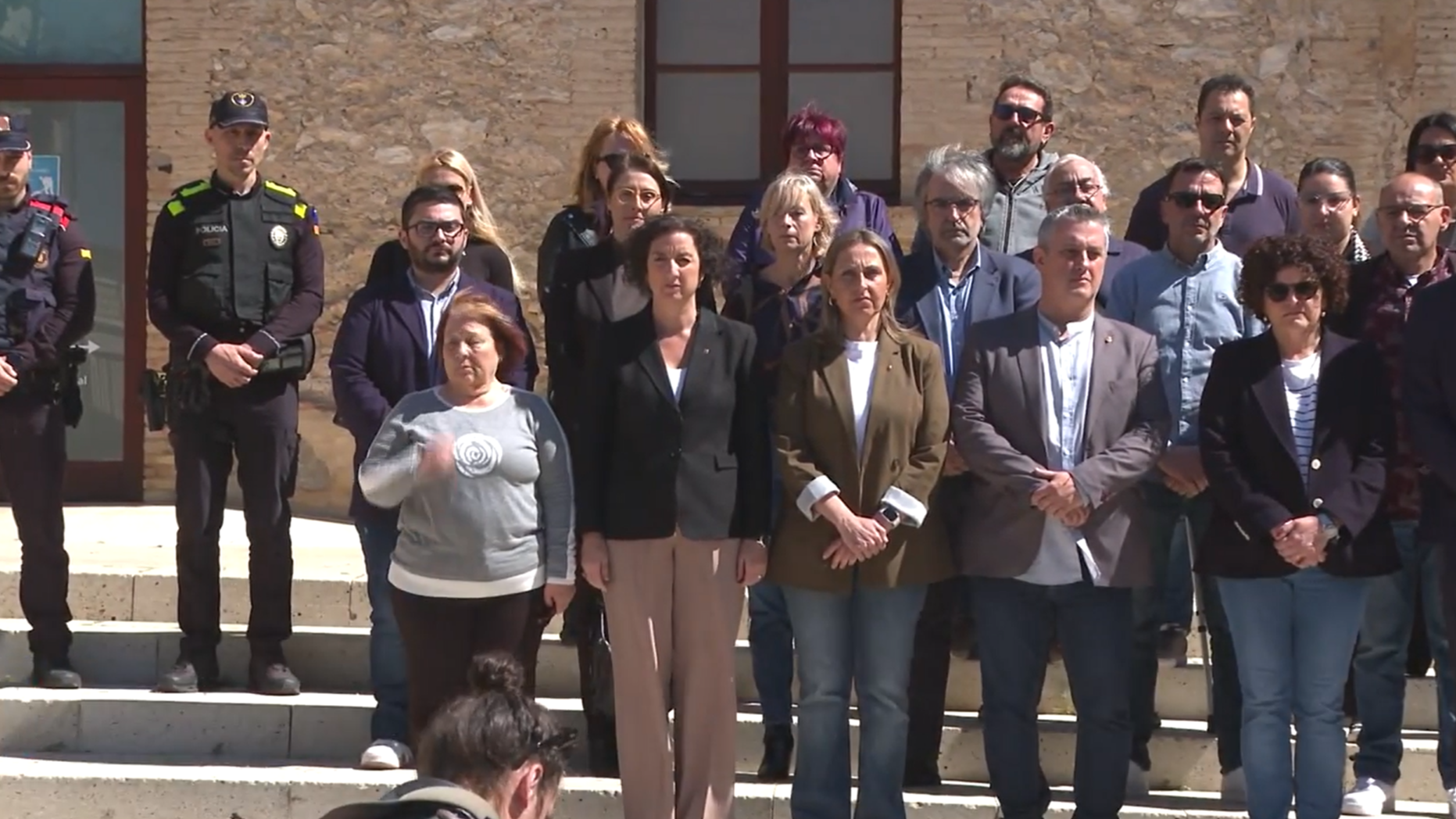Calafell, en Tarragona, guarda un minuto de silencio por el asesinato machista de la mujer hallada en un maletero