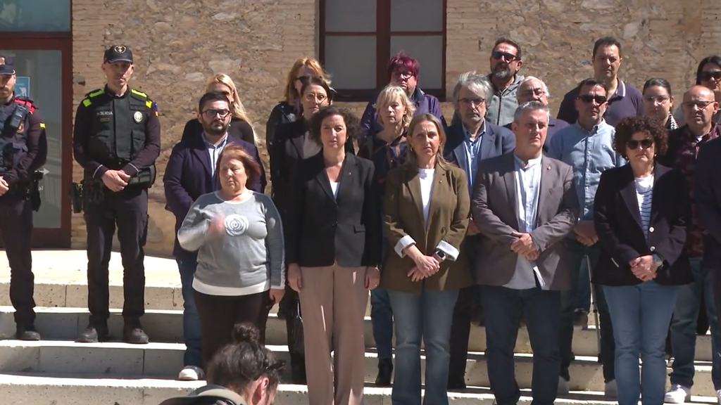 Calafell, en Tarragona, guarda un minuto de silencio por el asesinato machista de la mujer hallada en un maletero