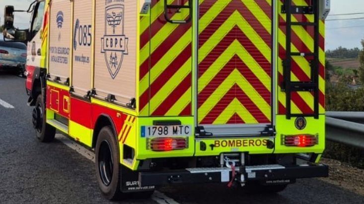 Camión de bomberos en un accidente en Cádiz