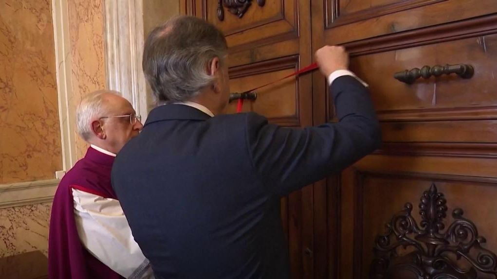 Así han sellado las habitaciones del difunto papa Francisco
