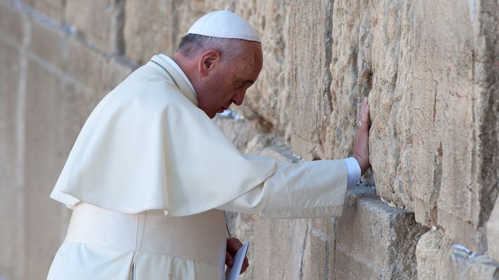 Bergoglio, el primer papa latinoamericano y jesuita: la trayectoria del pontífice que rompió moldes en el Vaticano