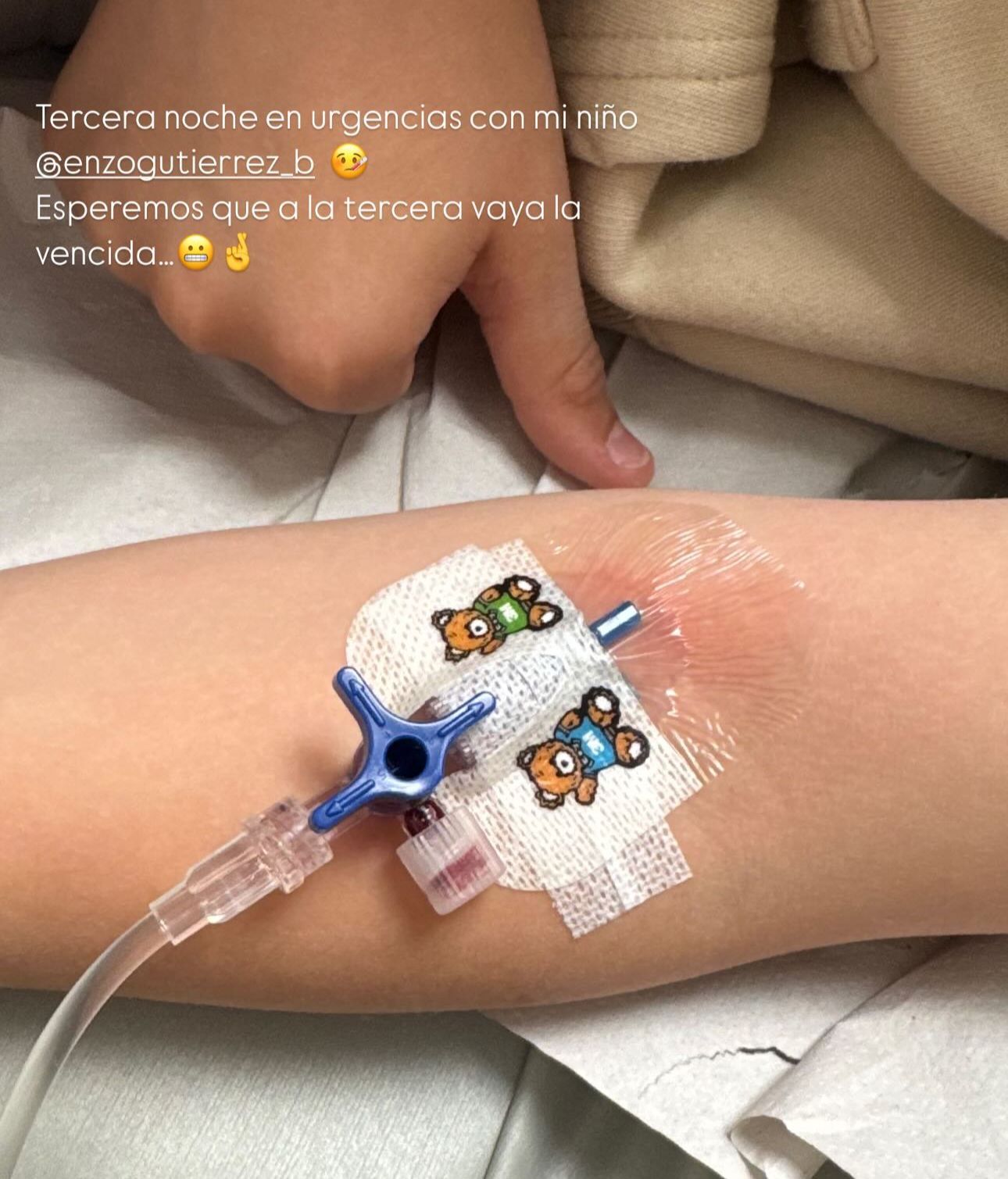 La imagen de Enzo, hijo de Guti y Romina, en el hospital