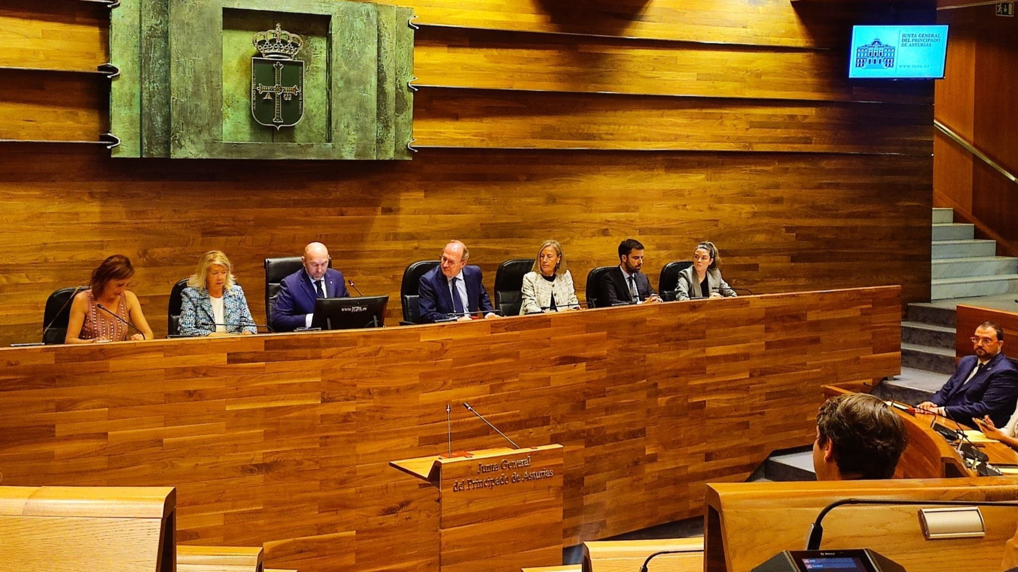 Mesa de la Junta General del Principado de Asturias