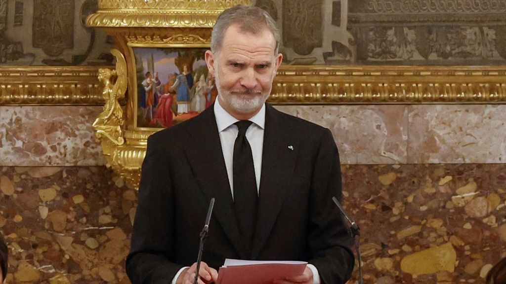 El momento del discurso del rey Felipe sobre la muerte del papa Francisco, en vídeo