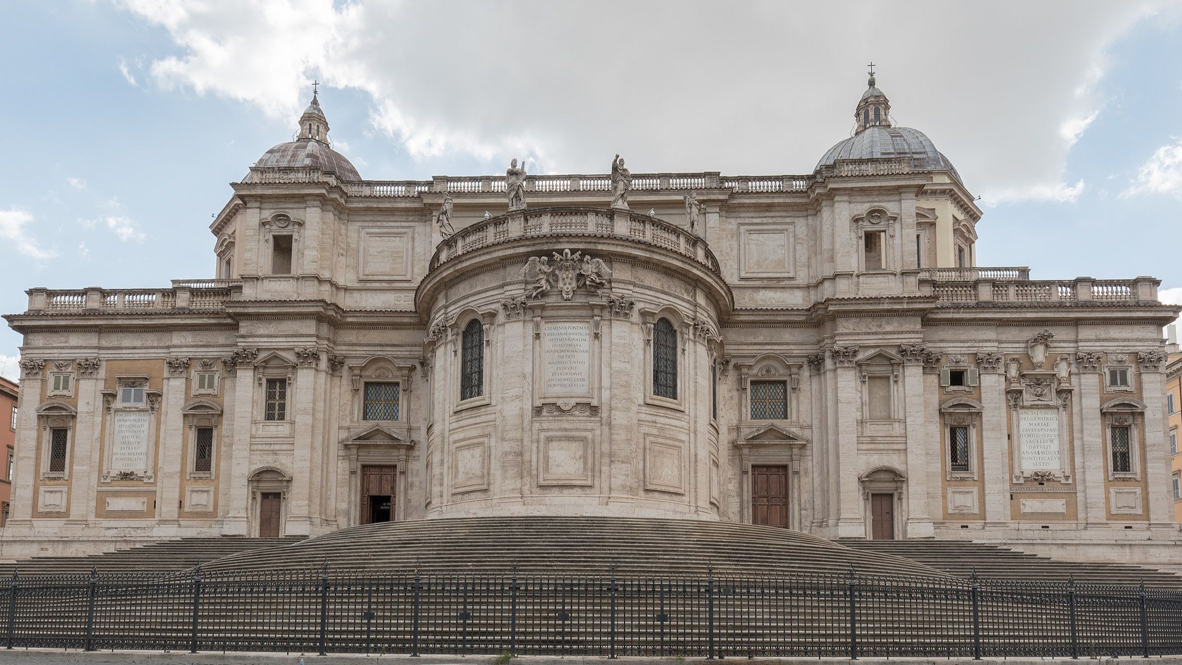 Exterior del ábside de Santa María la Mayor