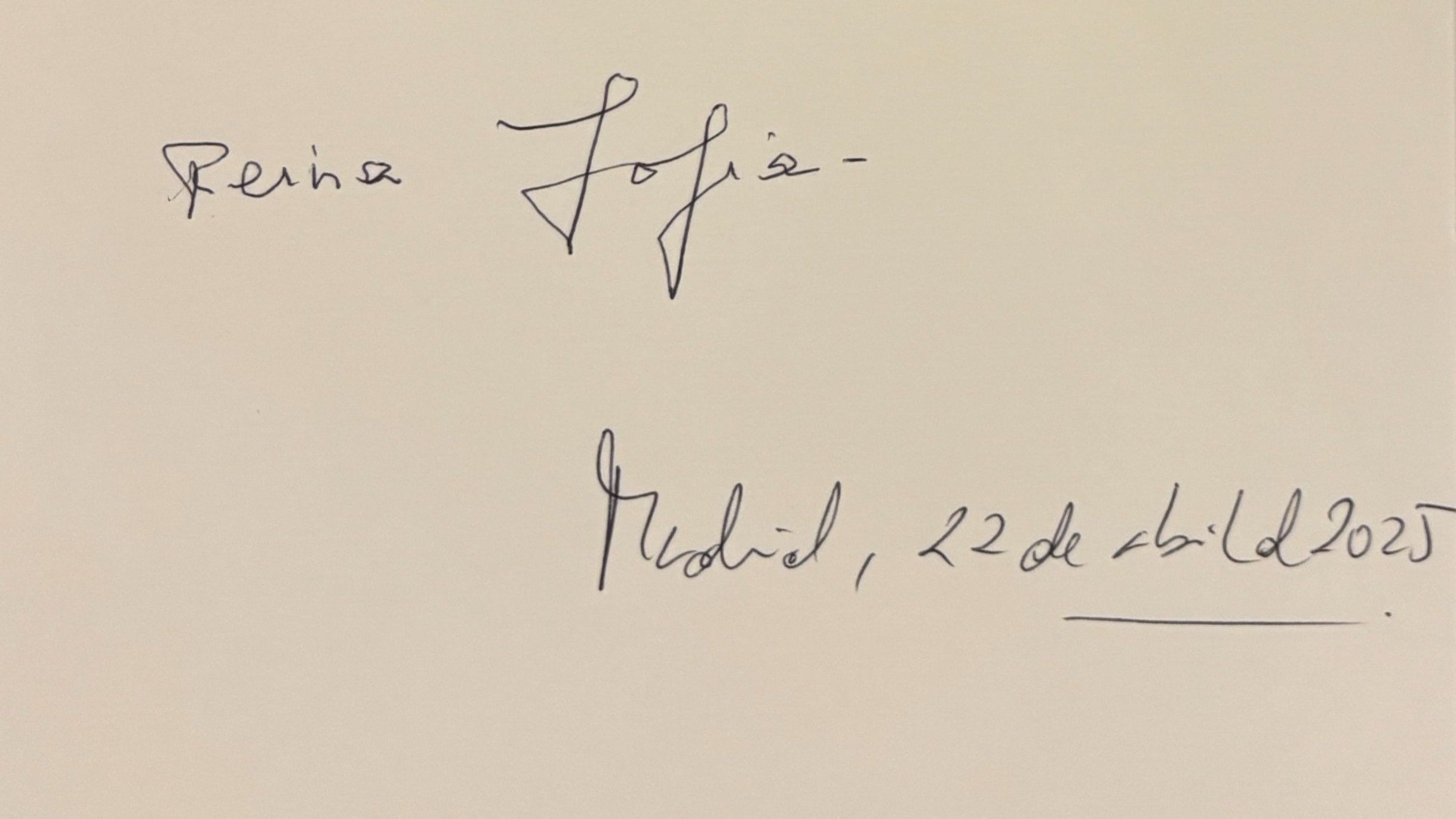 La firma de la reina Sofía de este 22 de abril.