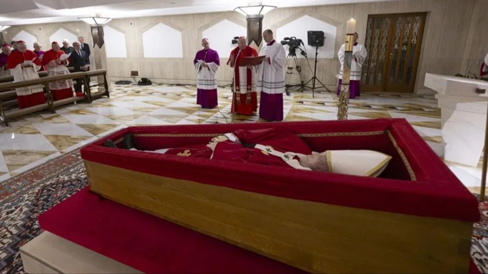 Primera imagen del cuerpo sin vida del papa Francisco
