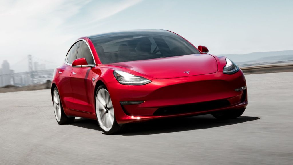 Tesla ha sido acusada a través de una demanda impuesta en el estado de California