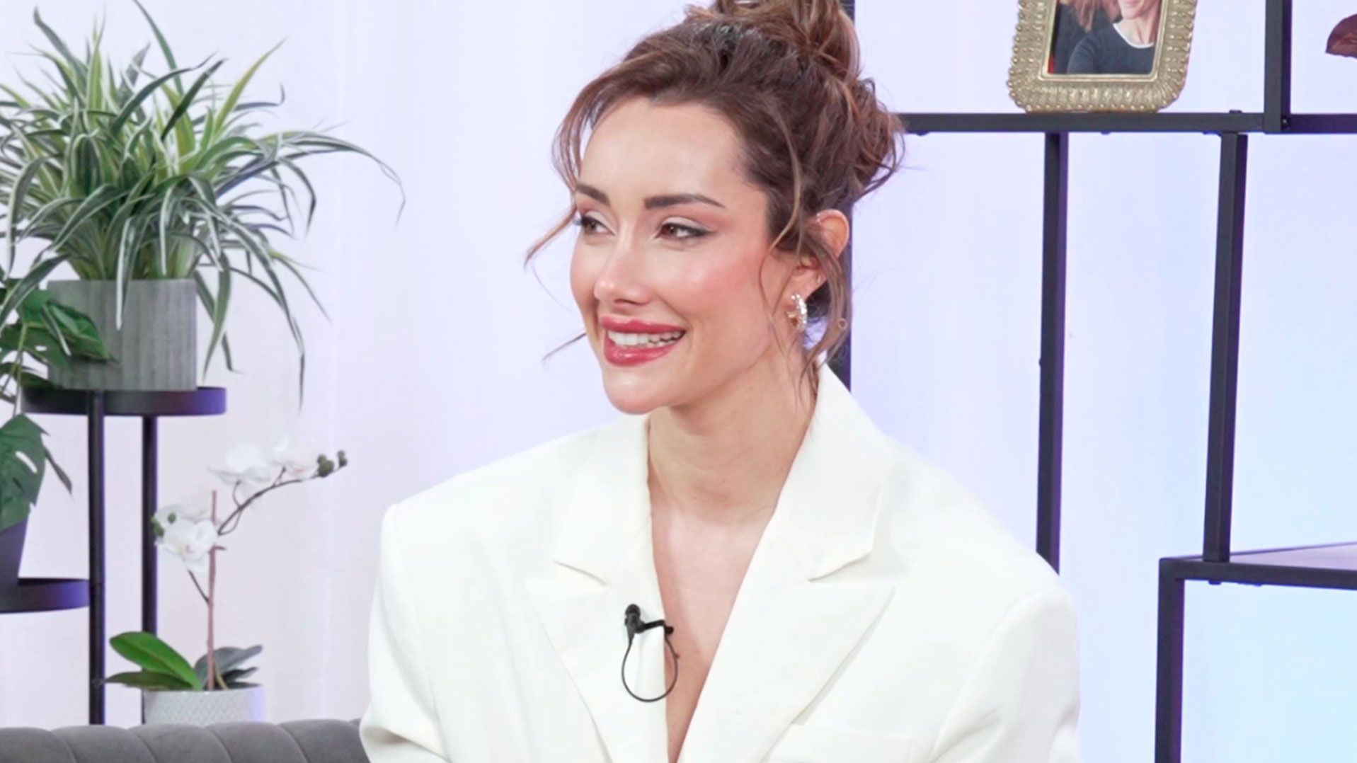 Adara Molinero actualiza su situación sentimental En las mejores familias Temporada 2 Top Vídeos 66