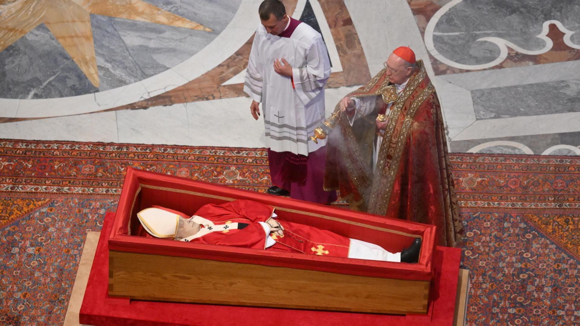 El féretro del papa Francisco ya está en la Basílica de San Pedro