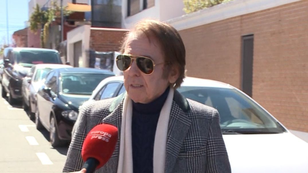 Raphael habla sobre su enfermedad y el tratamiento que ha seguido tras su ingreso: "Puedo deciros que me encuentro muy bien"