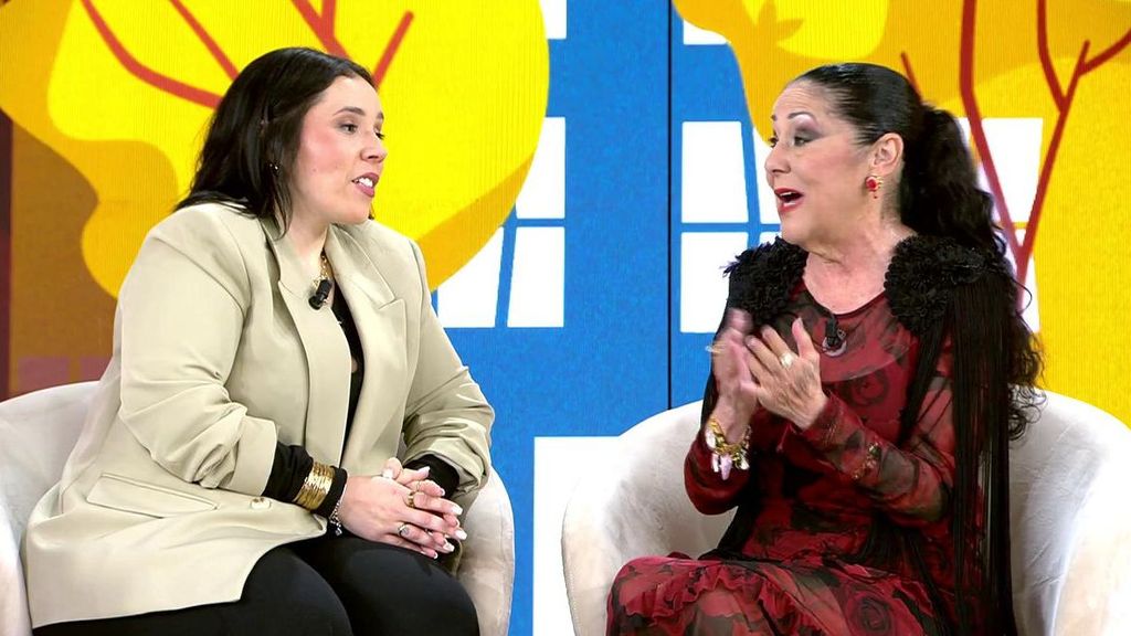 "Mi madre me espiaba a través de las cámaras de mi casa": Una joven le exige a su progenitora que deje de ser acaparadora