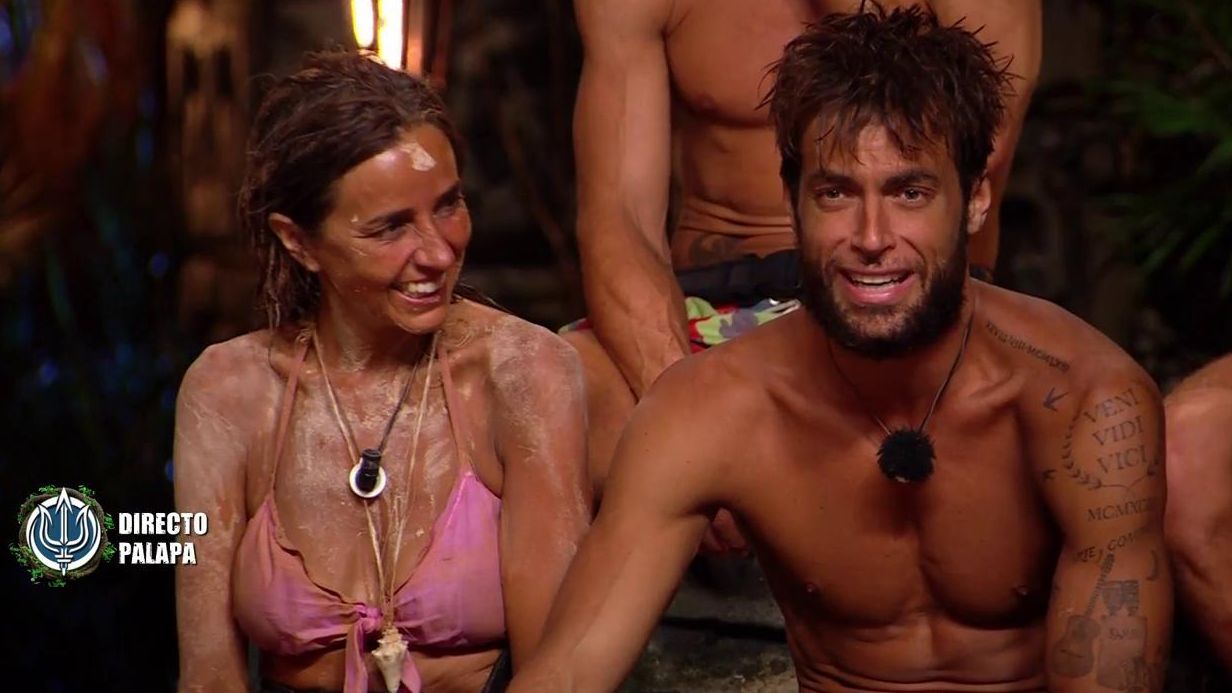 El bonito gesto de Montoya con Carmen Alcayde en la palapa que ha llamado  la atención de Jorge Javier | Supervivientes