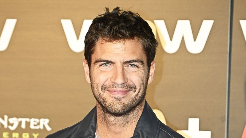 Maxi Iglesias: el significativo sueño que tuvo tras perder a su padre a ...