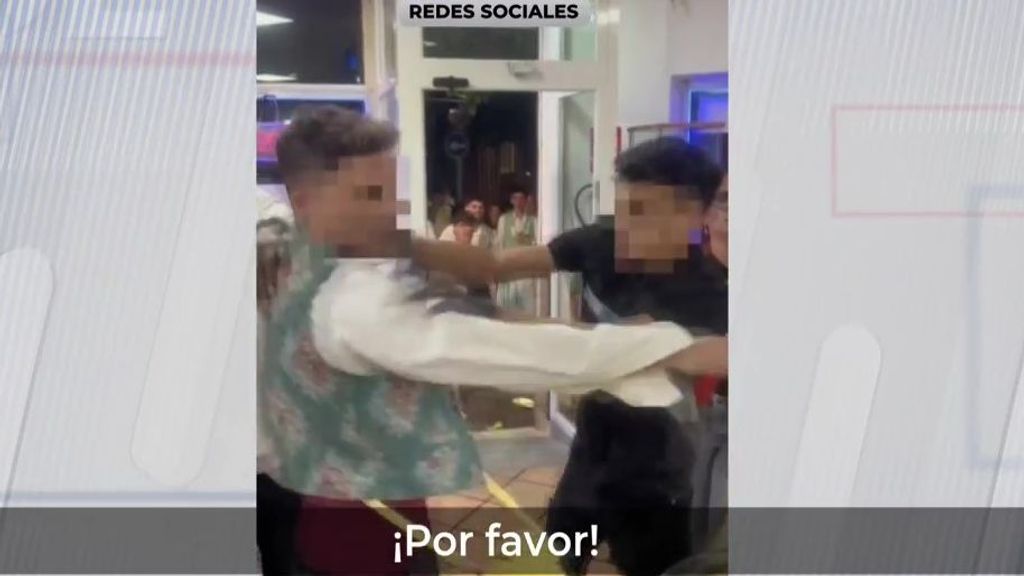 Salvajes imágenes de una agresión homófoba en un kebab y la reacción de Nacho Abad: "Lo lamento mucho"