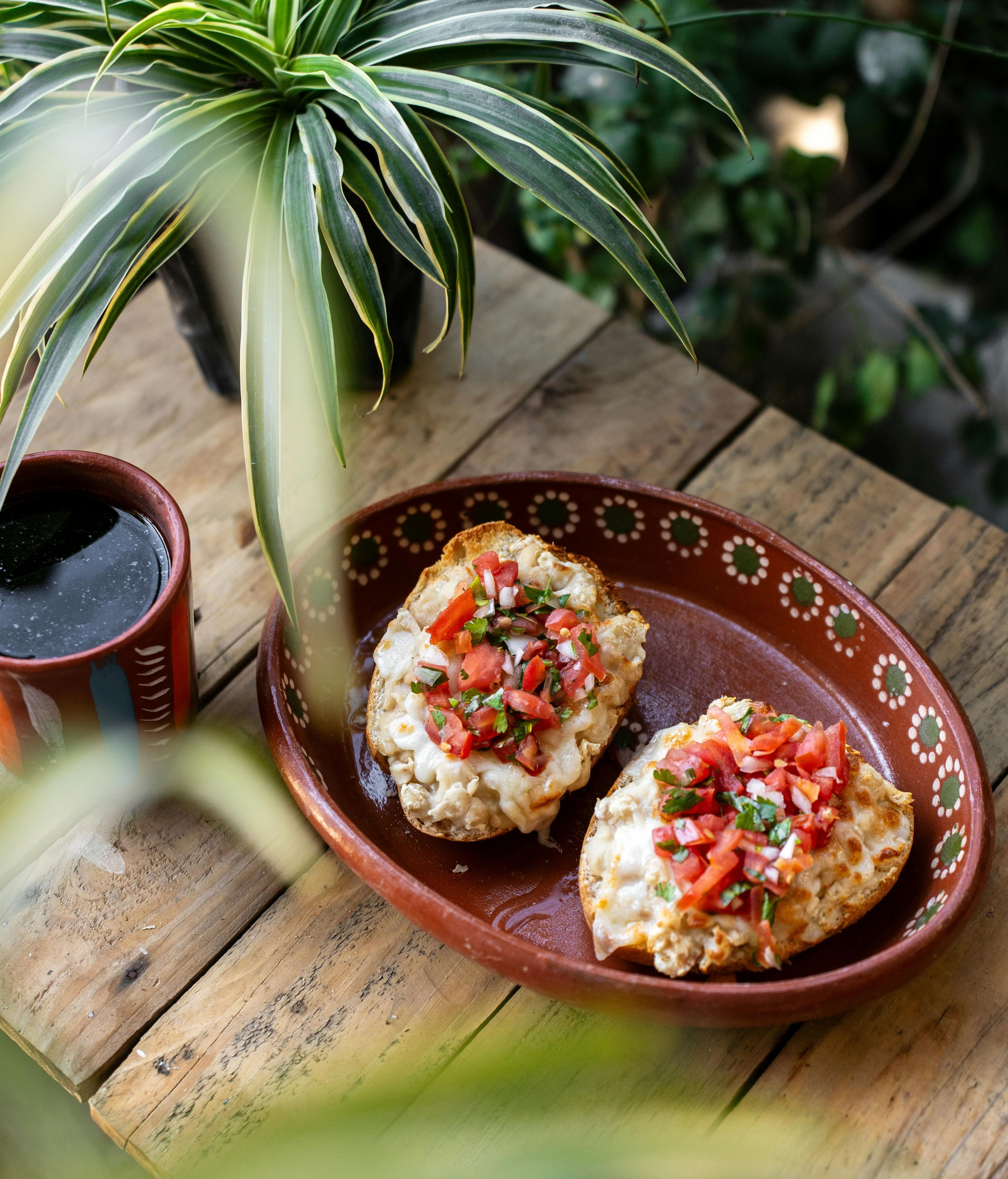 Tostadas con tomate y requesón