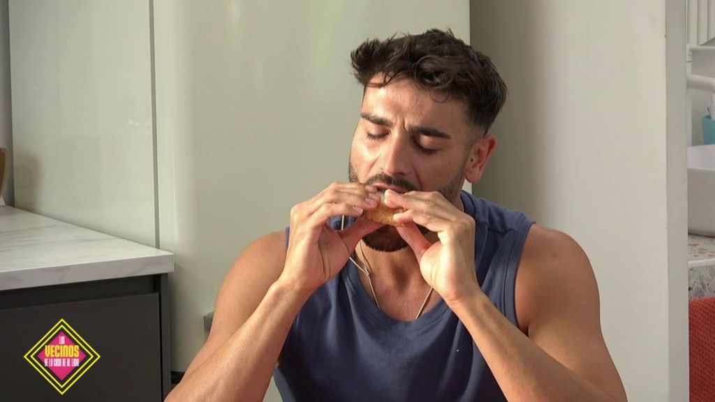 El momentazo de Gerard fingiendo orgamos en el "Arriesgar o Besar" Los vecinos de la casa de al lado Temporada 2 Top Vídeos 1402