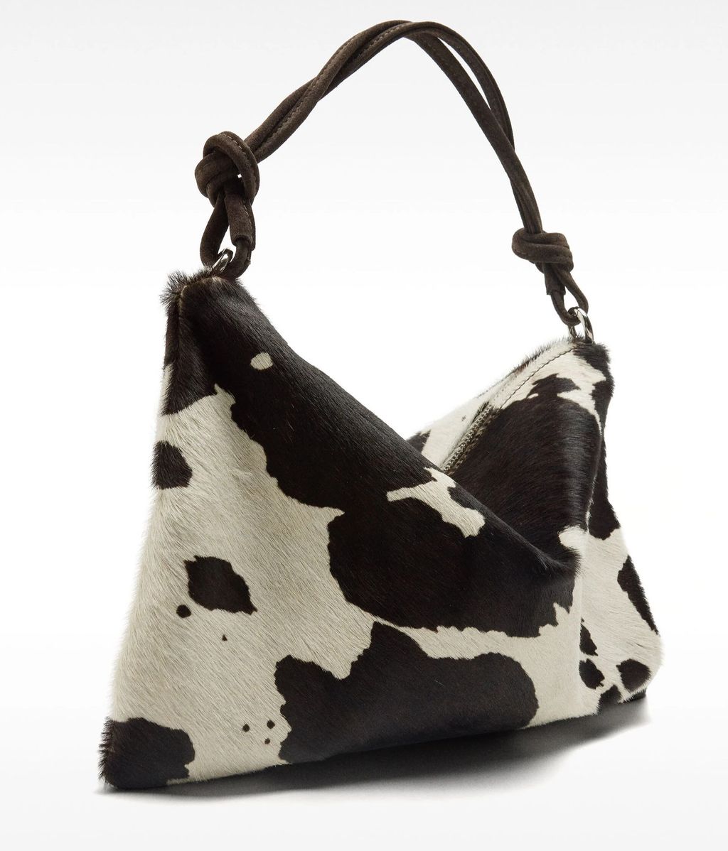 Bolso de piel con estampado de vaca de Parfois