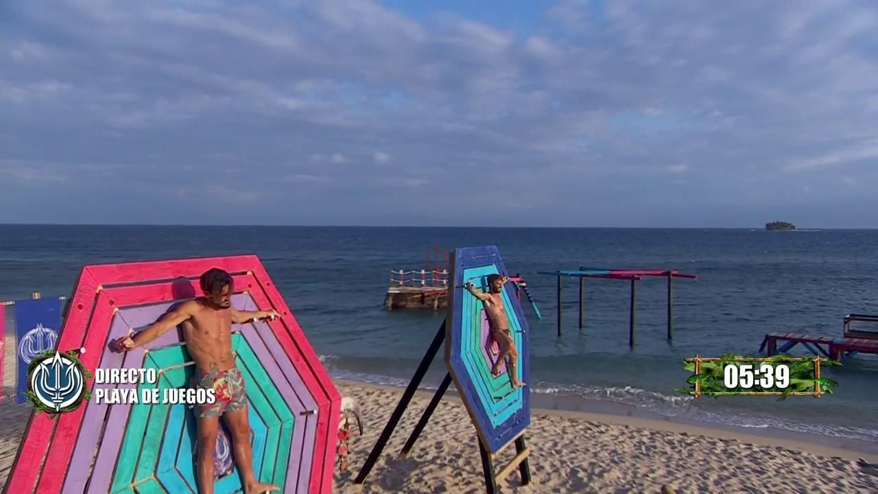 Damián y Pelayo luchando por el collar de líder