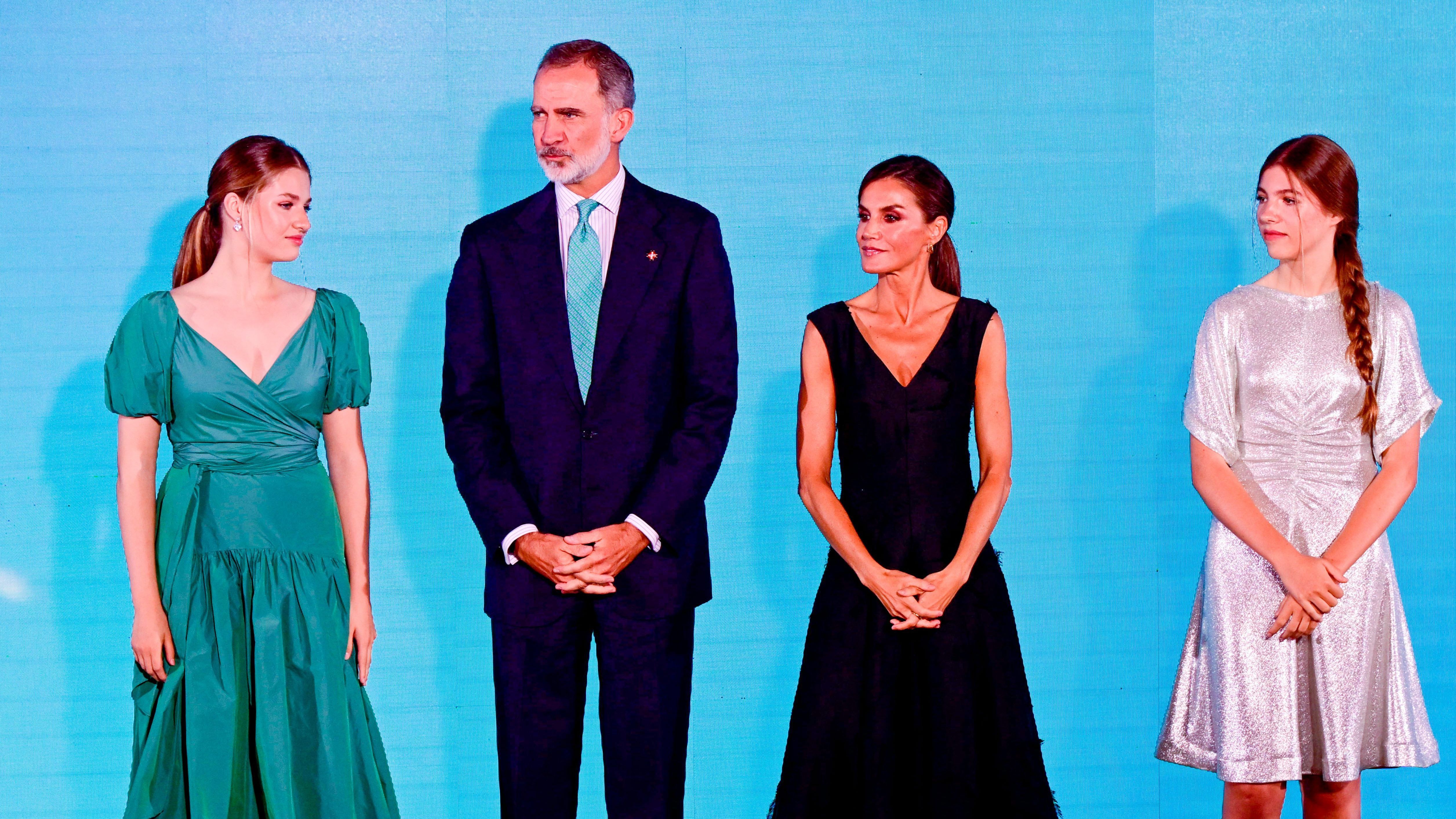 Leonor, los reyes Felipe y Letizia, y Sofía.