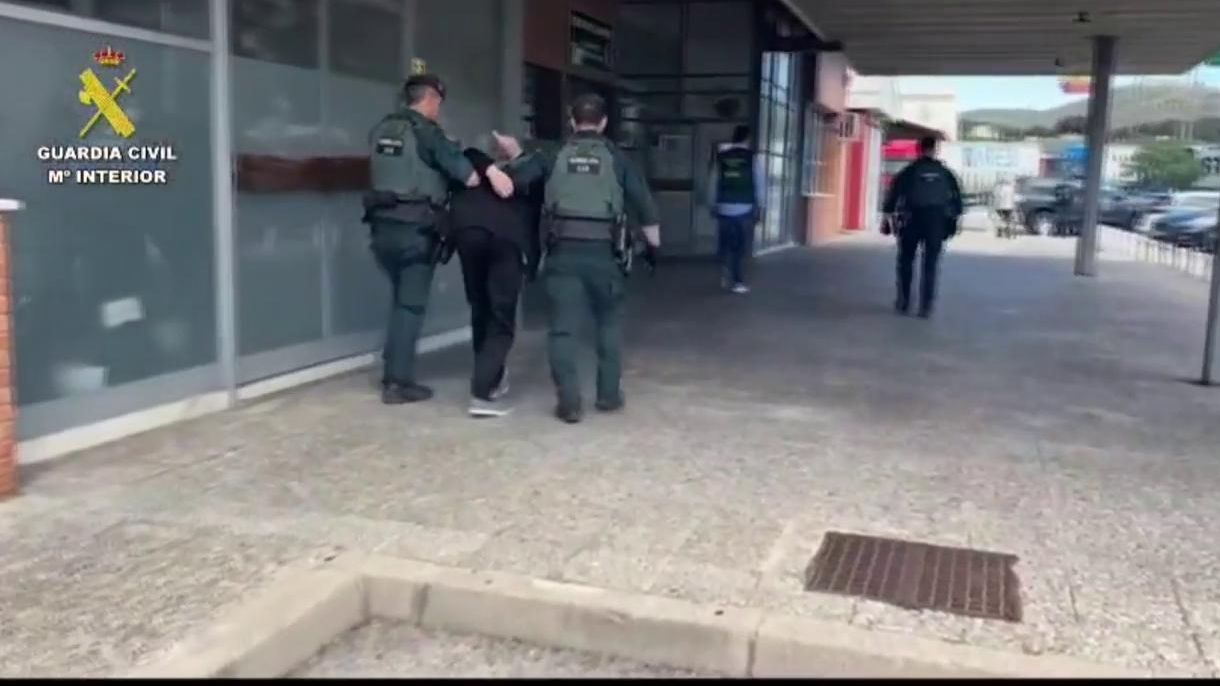 Llega al juzgado de Tudela el acusado de asesinar a 3 agricultores en Navarra y Lleida