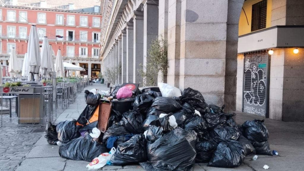 Basuras sin recoger en Madrid