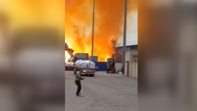 Catorce muertos y más de 750 heridos por una explosión en un puerto de Irán