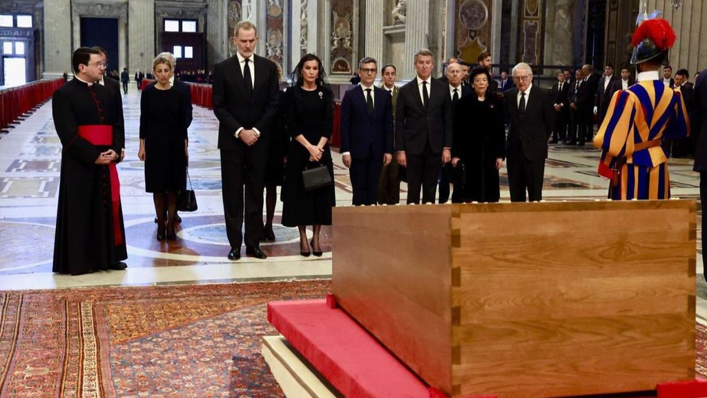 El tuit de Feijóo minutos antes de asistir al funeral del papa Francisco