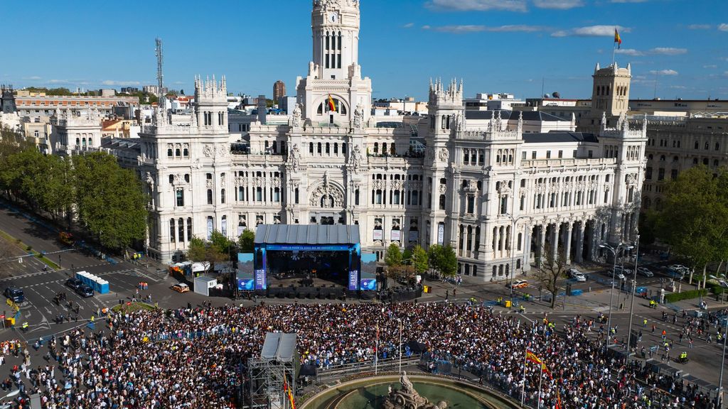 Miles de jóvenes rinden un emotivo homenaje al papa Francisco en la Fiesta de la Resurrección en Madrid: "Marcó un antes y un después"