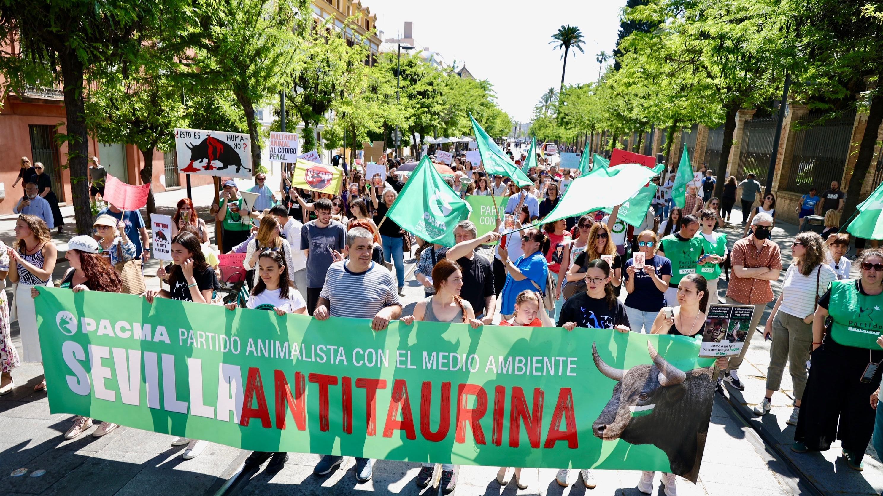 PACMA antitaurina Sevilla
