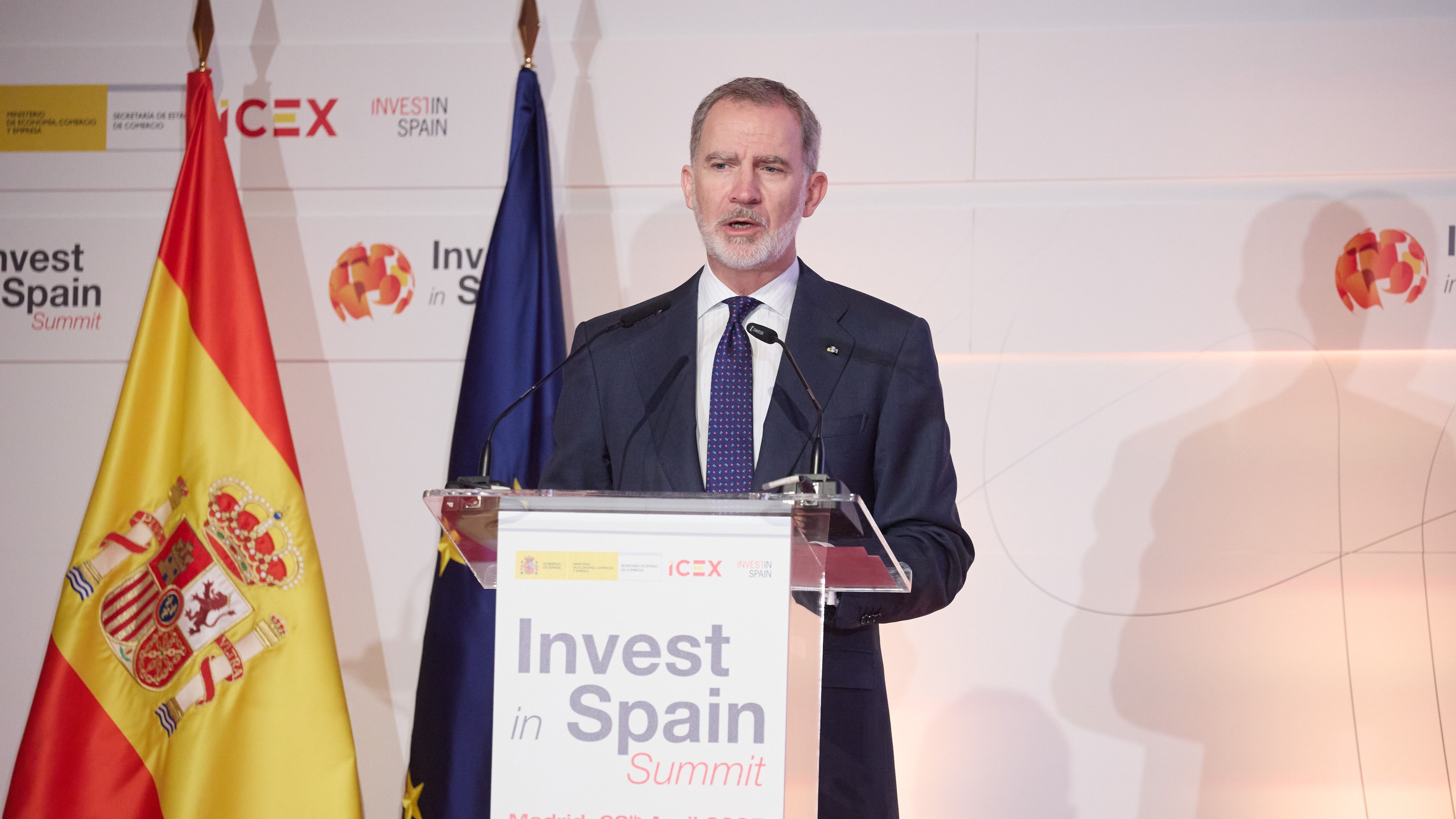 El rey apuesta por soluciones negociadas y el refuerzo de la UE ante la guerra arancelaria