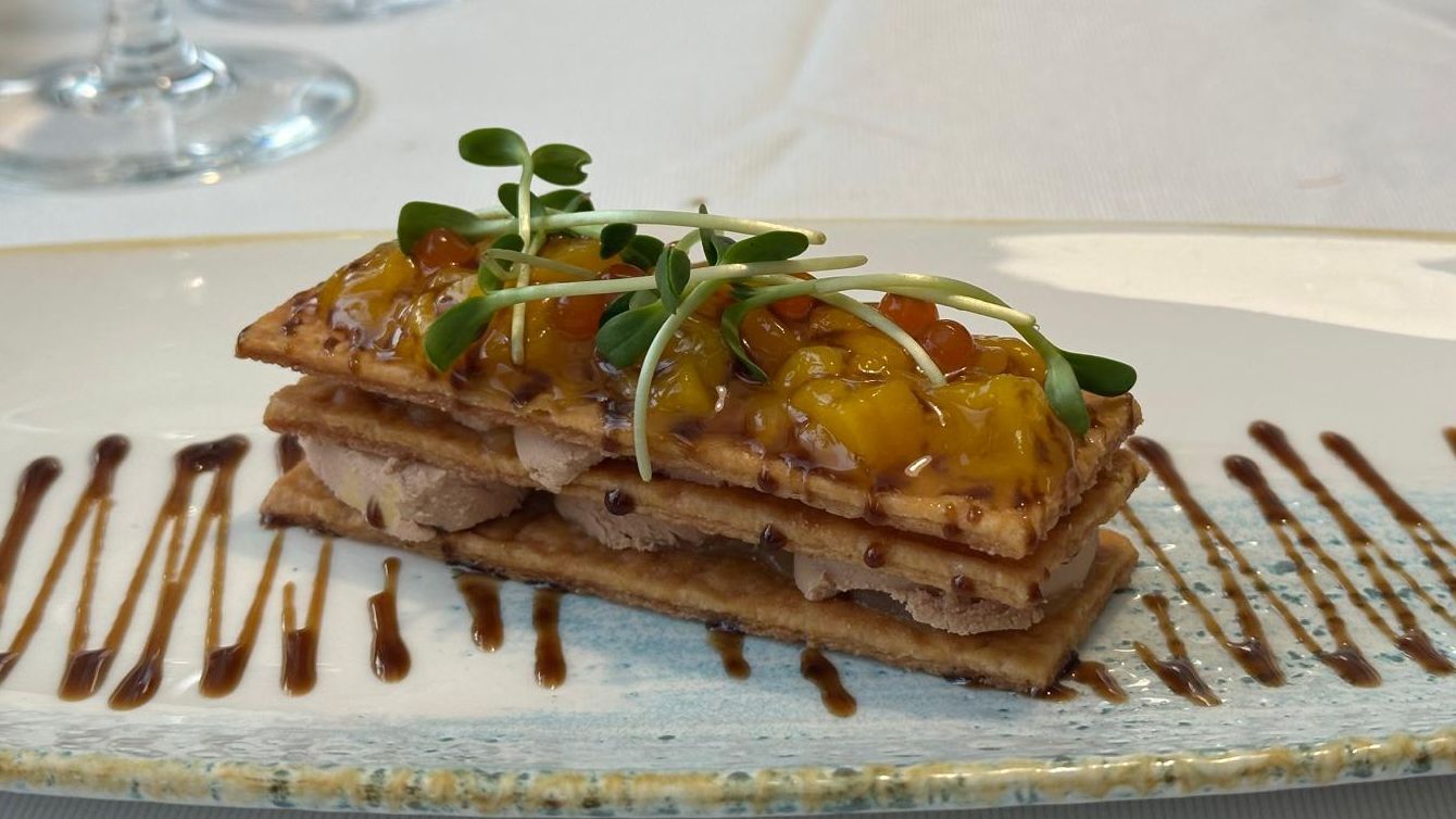 Hojaldre de pato y foie de mango