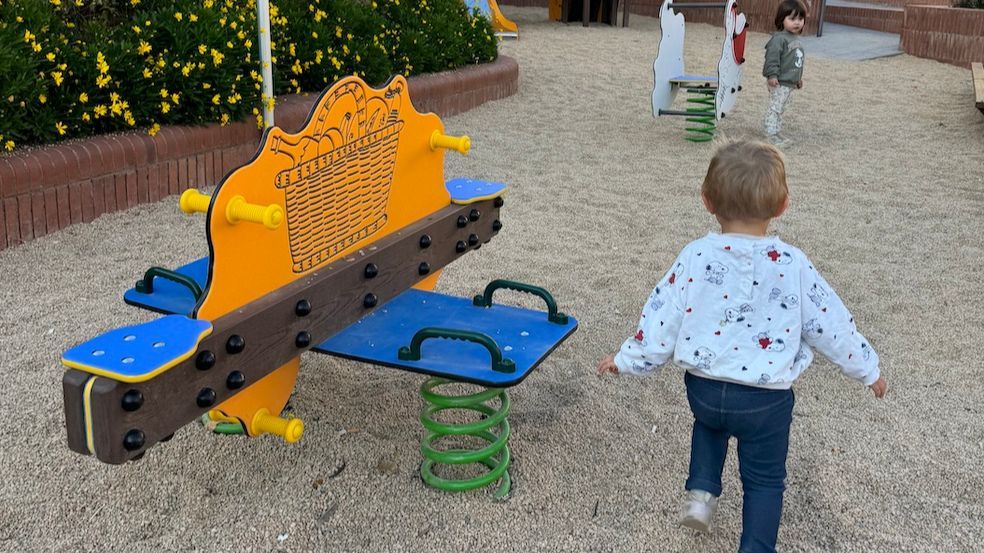 El parque infantil con los dibujos de Pilarín Bayés