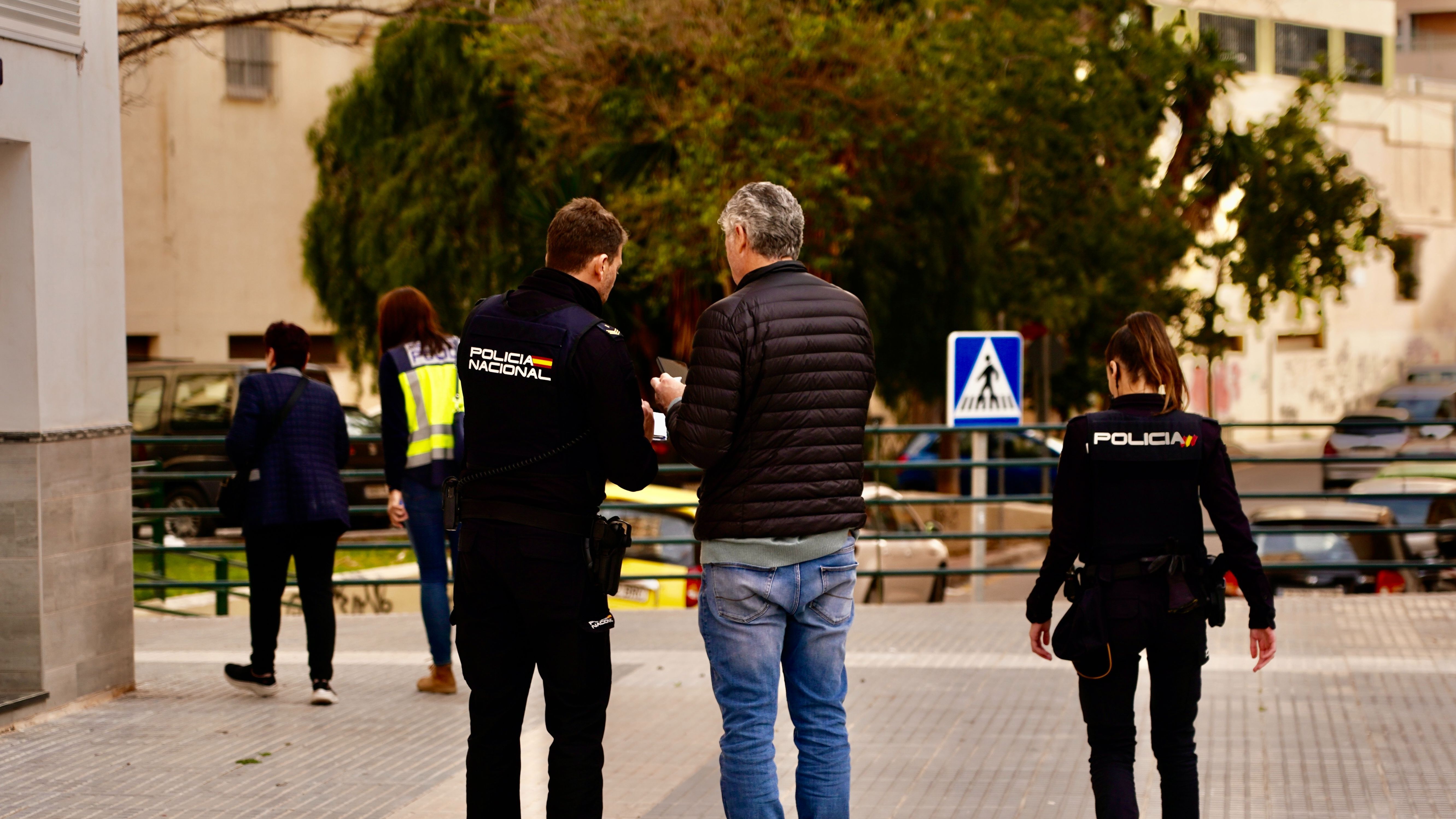 Muere un hombre y una mujer resulta herida en un tiroteo en Humilladero, Málaga
