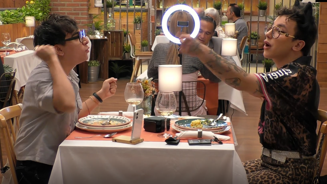 Así comenzaba la tensión entre los influencers en 'First Dates'