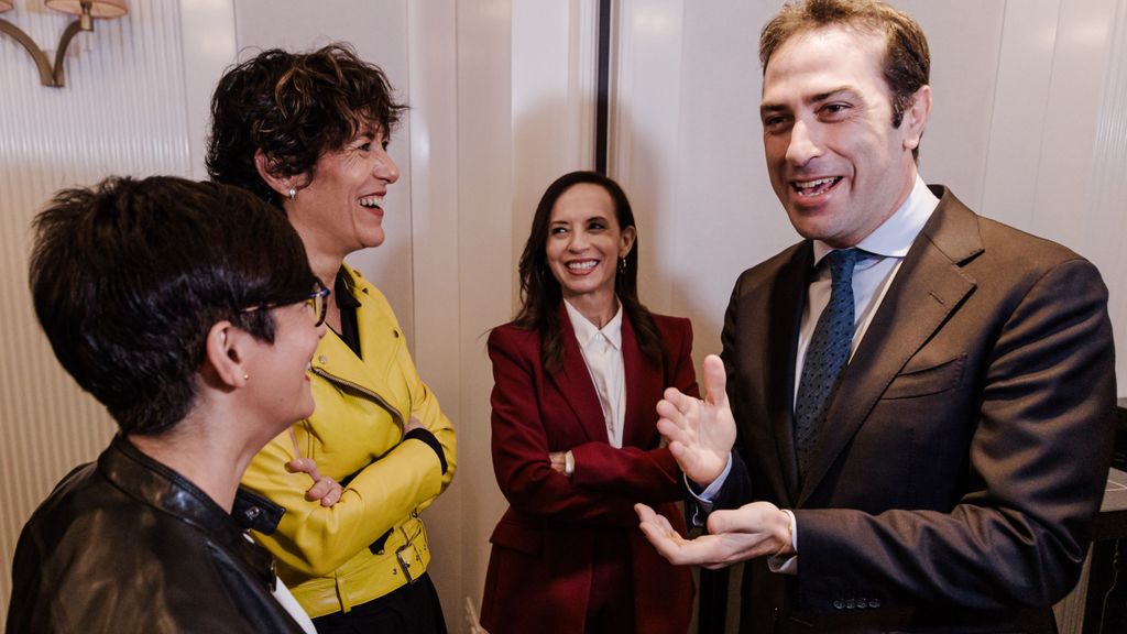 Beatriz Corredor, presidenta de Red Eléctrico, con varios ministros del Gobierno