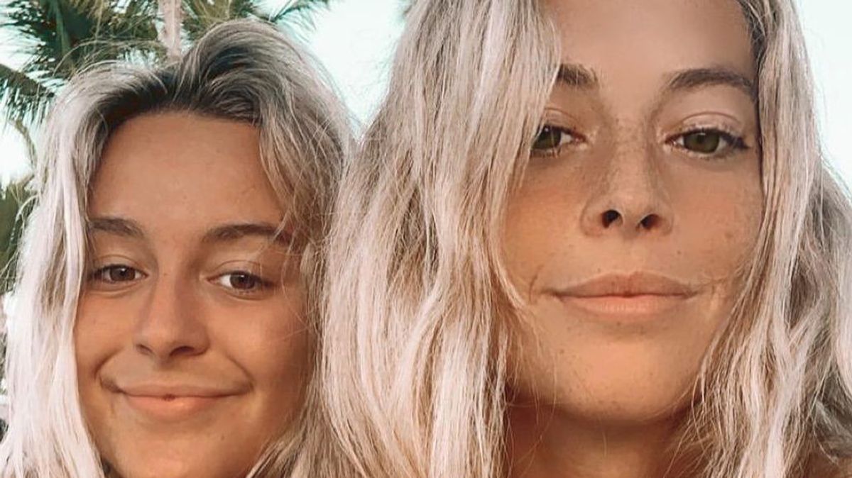 Belén Écija y su hermana Lucía