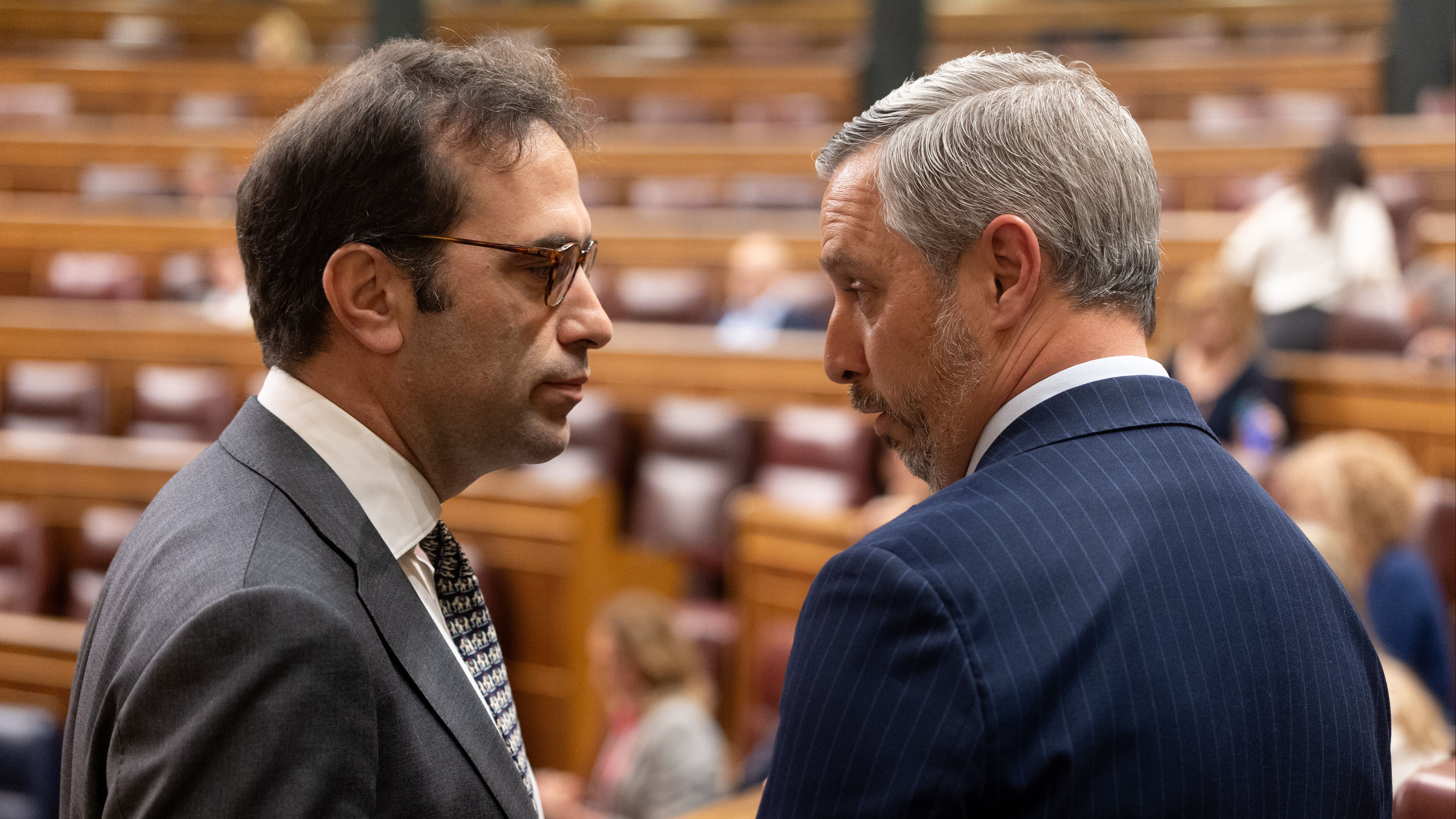 El ministro de Economía, Carlos Cuerpo y el diputado del PP, Juan Bravo