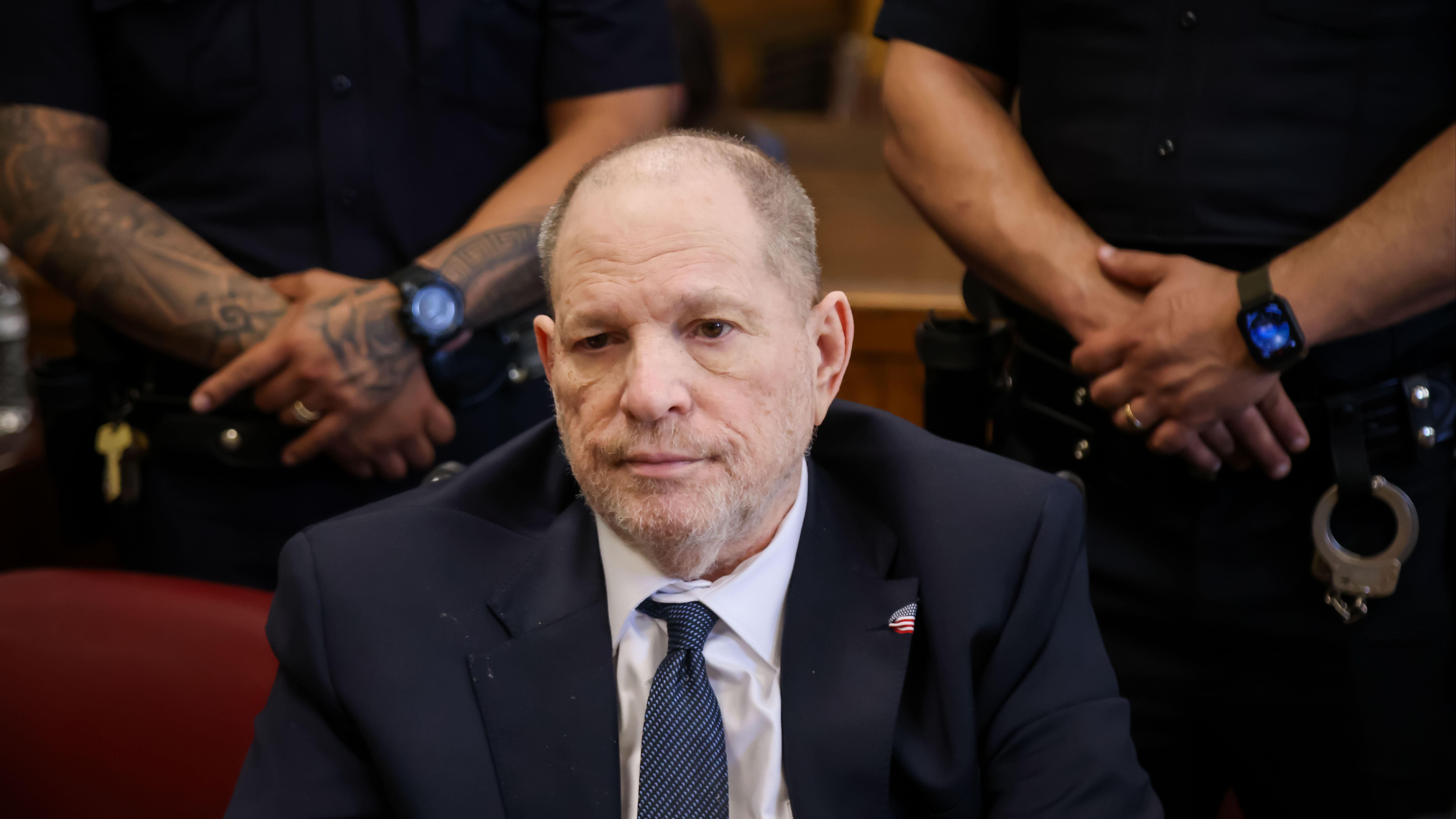 Harvey Weinstein asiste al juicio en Nueva York