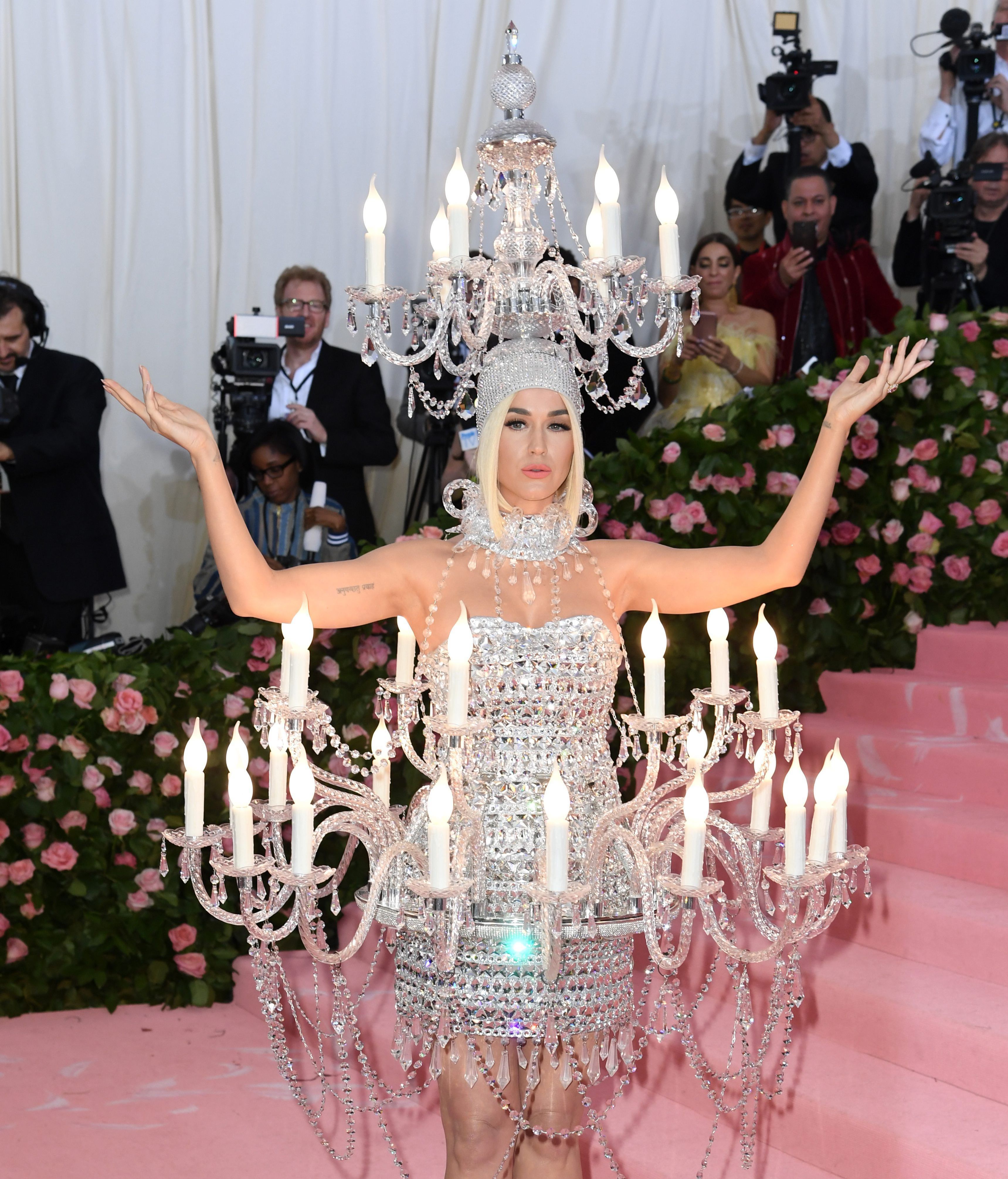 Katy Perry de candelabro.