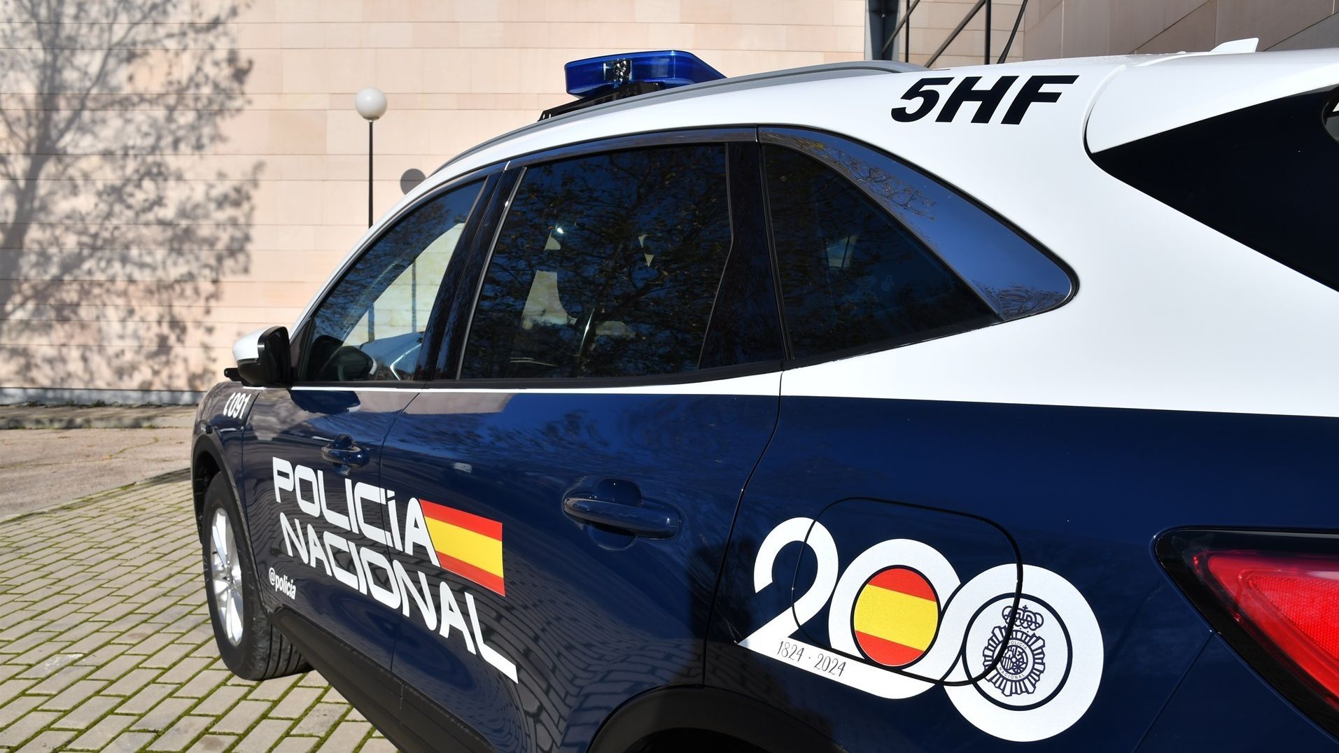 La Policía Nacional ha detenido a tres personas en A Coruña por un delito contra los derechos de los trabajadores.