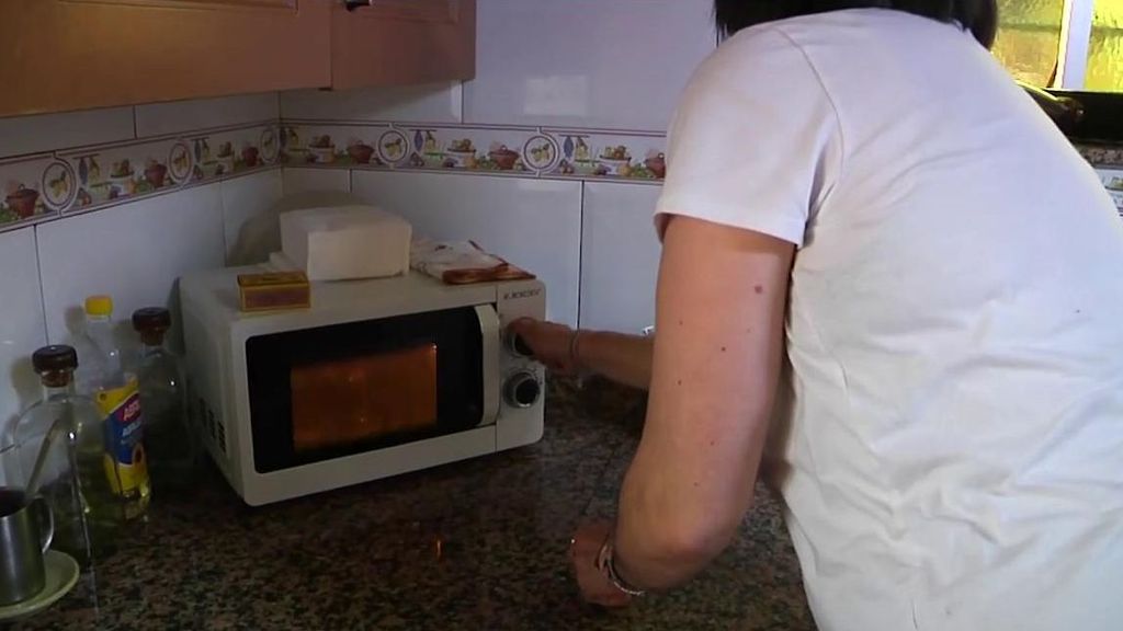 Los habitantes de varios pueblos en España resistieron al apagón por su propia red eléctrica.