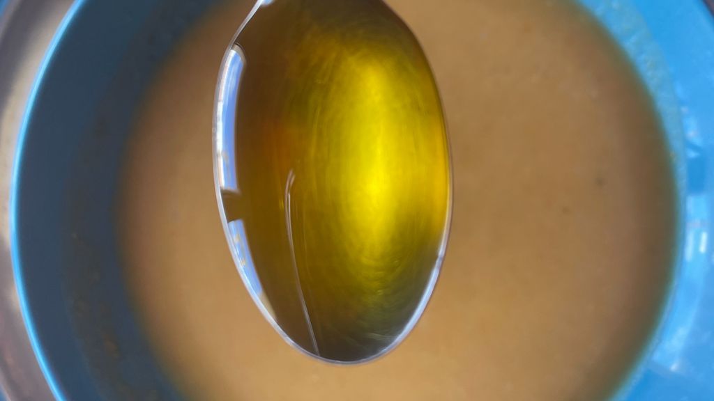 Sopa de ayuno con aceite de lino para promover la cetosis