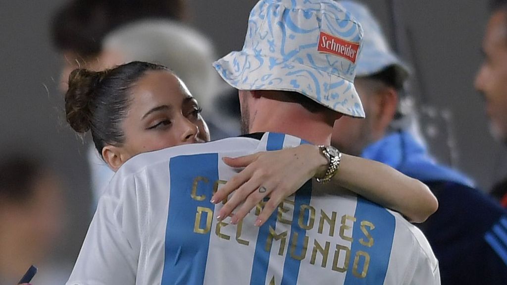 Tini Stoessel y Rodrigo de Paul durante la Copa del Mundo 2023