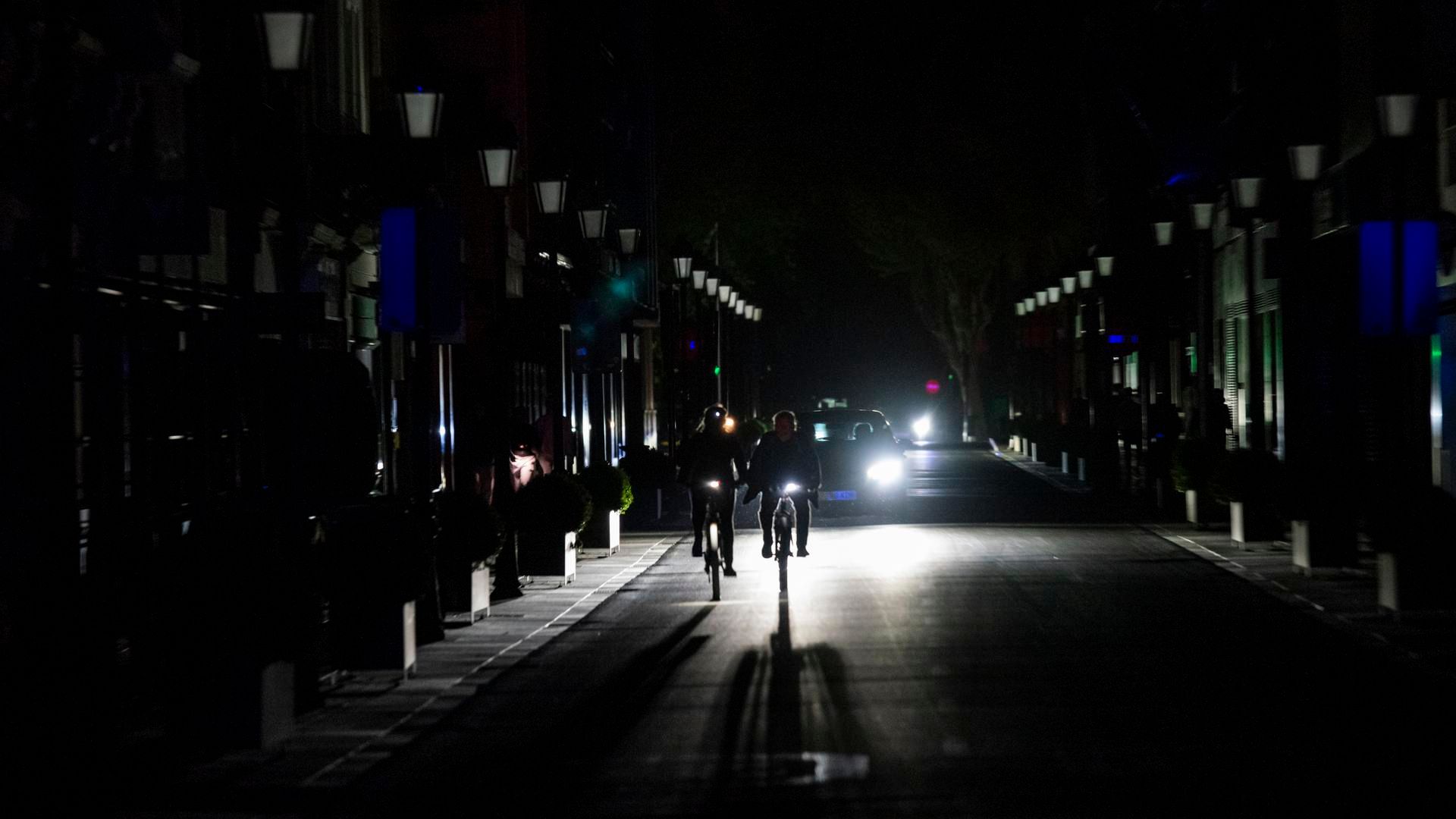 Calles apagadas debido al apagón en la ciudad de Albacete, a 28 de abril de 2025, en Albacete, Castilla-La Mancha (España).