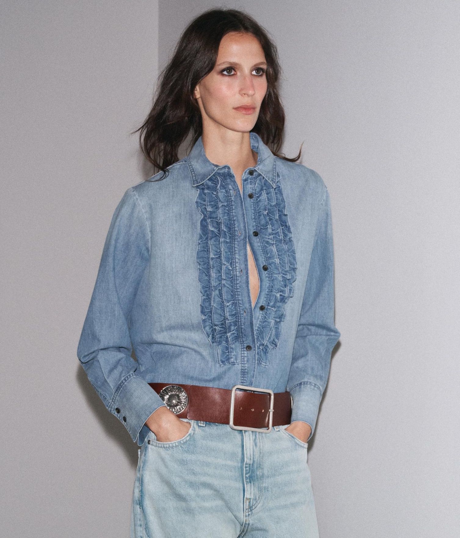 Camisa denim con chorreras