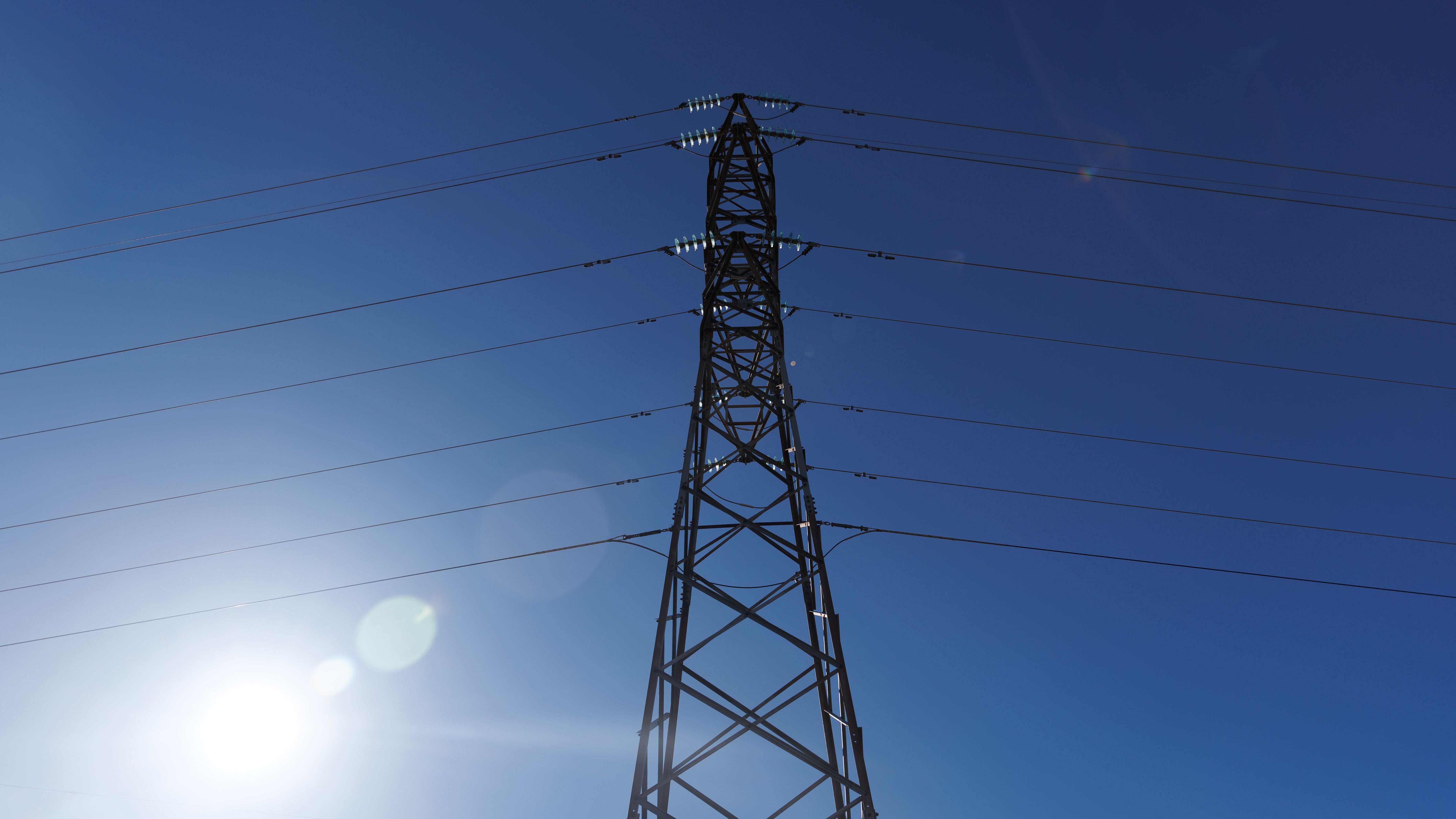El precio de la luz tocará este jueves un mínimo horario de -10 euros/MWh