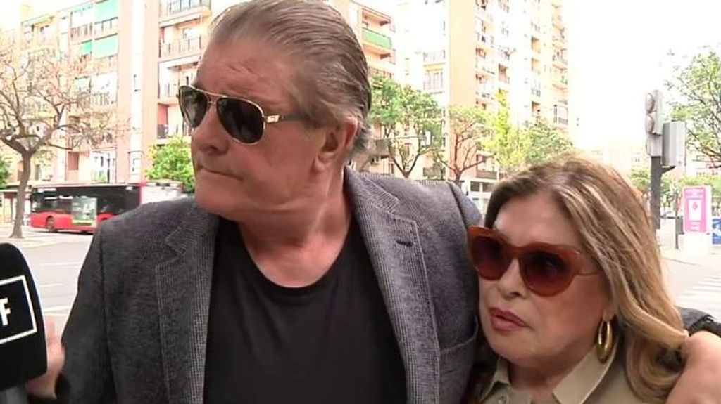 Francisco, muy emocionado en el tanatorio de su hermano Fiesta 2025 Top Vídeos 616