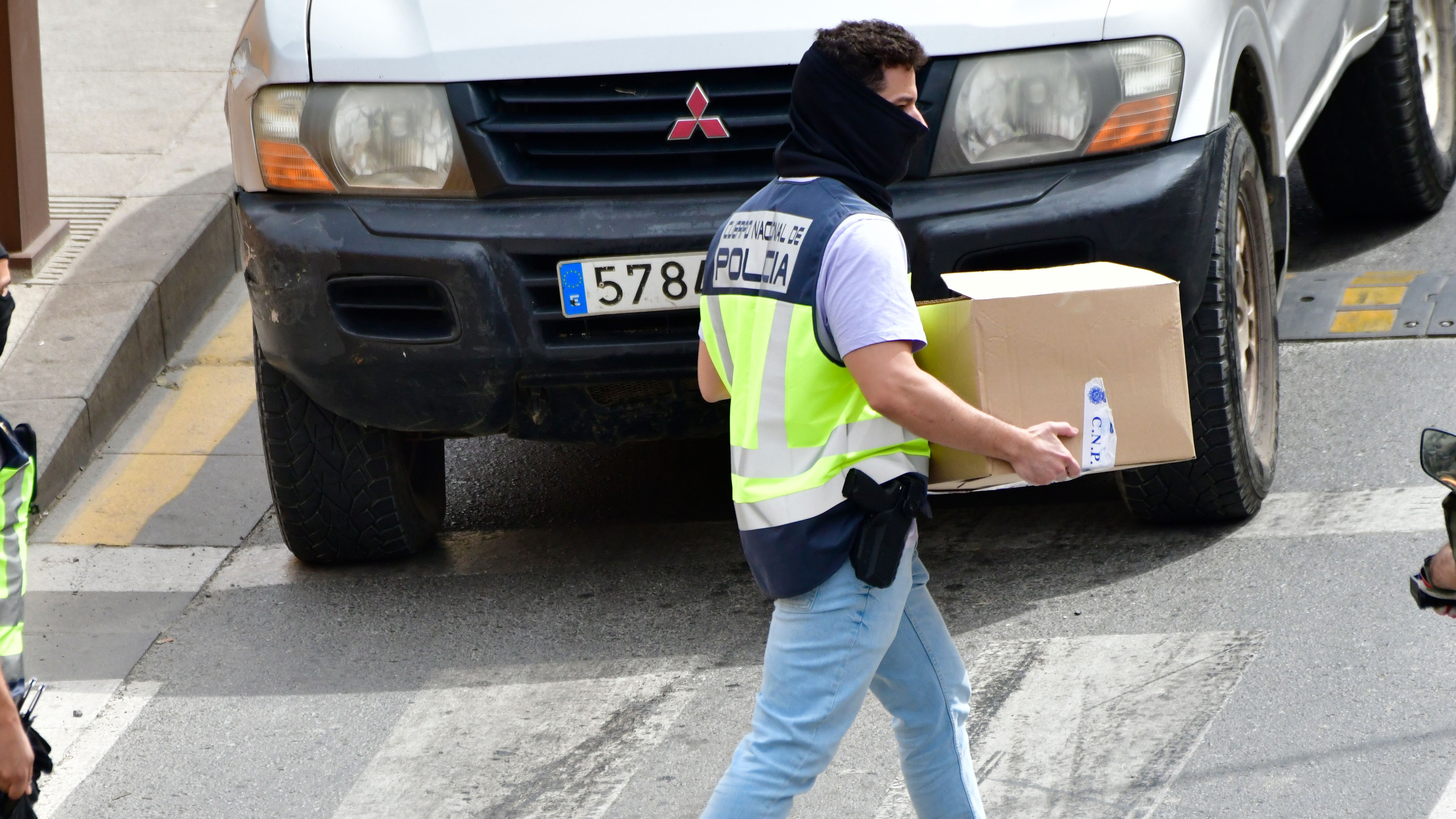 La Policía Nacional de Ceuta desarticula una red que estafó a más 50 personas con falsas autorizaciones de residencia